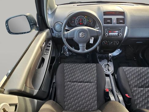 Used 2009 Suzuki SX4 AWD Hatchback image 3