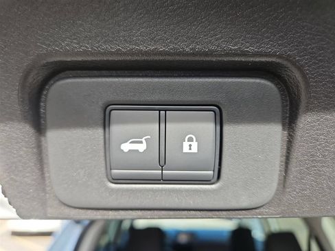 Used 2026 Nissan Rogue SV w/ Cold Weather Package AWD/4WD image 19