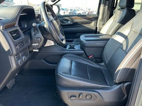 Used 2023 Chevrolet Suburban Premier AWD/4WD image 22