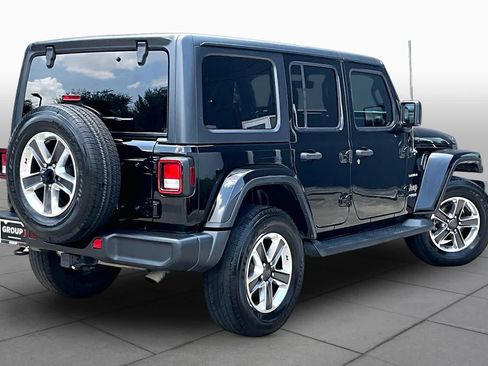Used 2019 Jeep Wrangler Unlimited Sahara AWD/4WD image 12