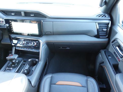 Used 2024 GMC Sierra 1500 AT4 image 47