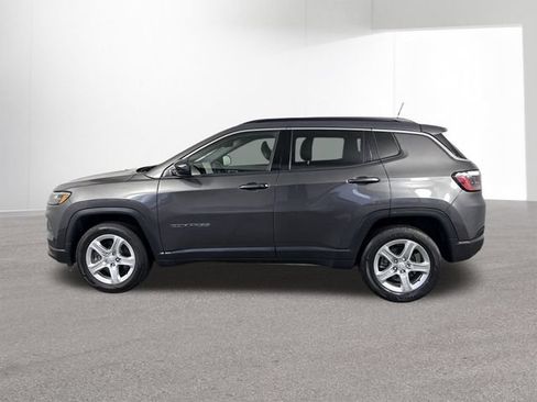 Used 2023 Jeep Compass Latitude w/ Sun and Sound Group AWD/4WD image 29