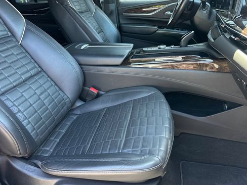 Used 2023 Cadillac Escalade Premium Luxury Platinum AWD/4WD image 17