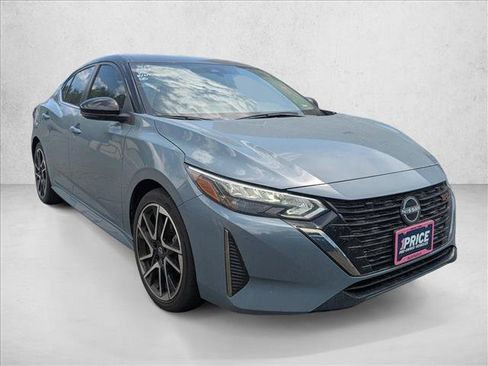 Used 2024 Nissan Sentra SR FWD image 3