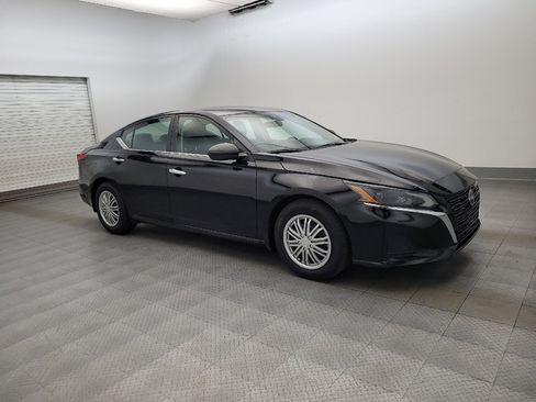 Used 2024 Nissan Altima 2.5 S FWD image 11