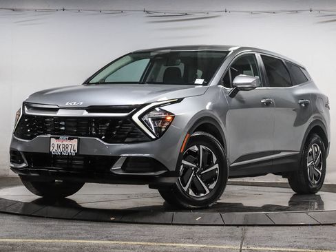 Used 2023 Kia Sportage LX AWD/4WD image 1
