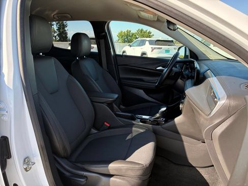Used 2025 Buick Encore GX Preferred AWD/4WD image 34