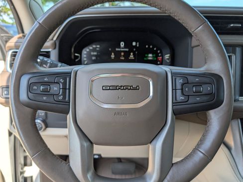 Used 2022 GMC Yukon Denali AWD/4WD image 26