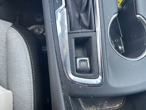 Used 2024 Chevrolet Equinox LS w/ LS Convenience Package FWD image 38