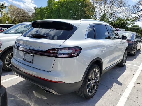 Used 2023 Lincoln Nautilus Reserve AWD/4WD image 4