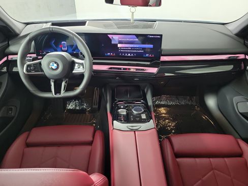 Certified 2026 BMW 540i xDrive w/ M Sport Package AWD/4WD image 11