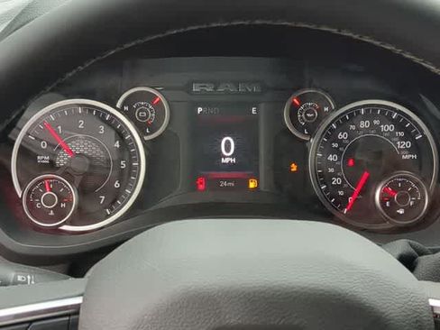 New 2026 RAM 2500 Big Horn AWD/4WD image 34