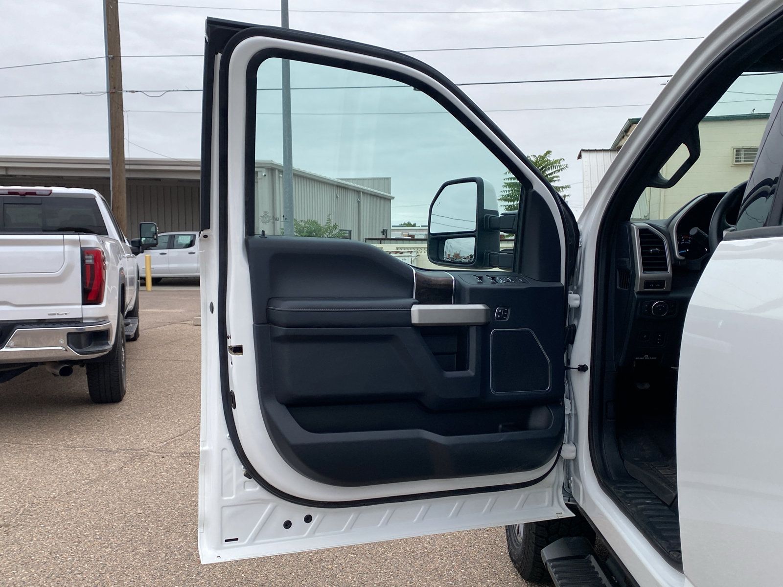 Used 2022 Ford F350 Lariat w/ Lariat Ultimate Package AWD/4WD image 18