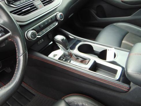 Used 2024 Nissan Altima 2.5 SR FWD image 14