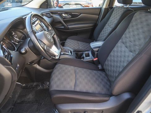 Used 2021 Nissan Rogue Sport SV image 17