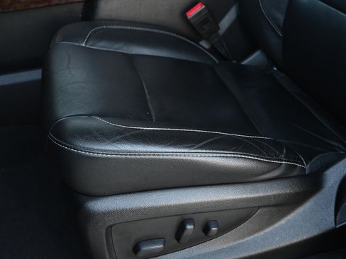 Used 2020 Chevrolet Tahoe LT image 25