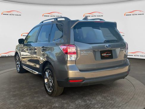 Used 2017 Subaru Forester 2.5i Touring AWD/4WD image 8