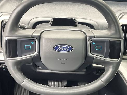 Certified 2025 Ford Expedition Active AWD/4WD image 19