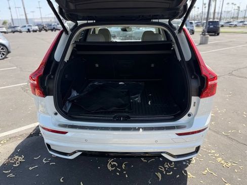 Used 2025 Volvo XC60 B5 Ultra w/ Protection Package Premier AWD/4WD image 17