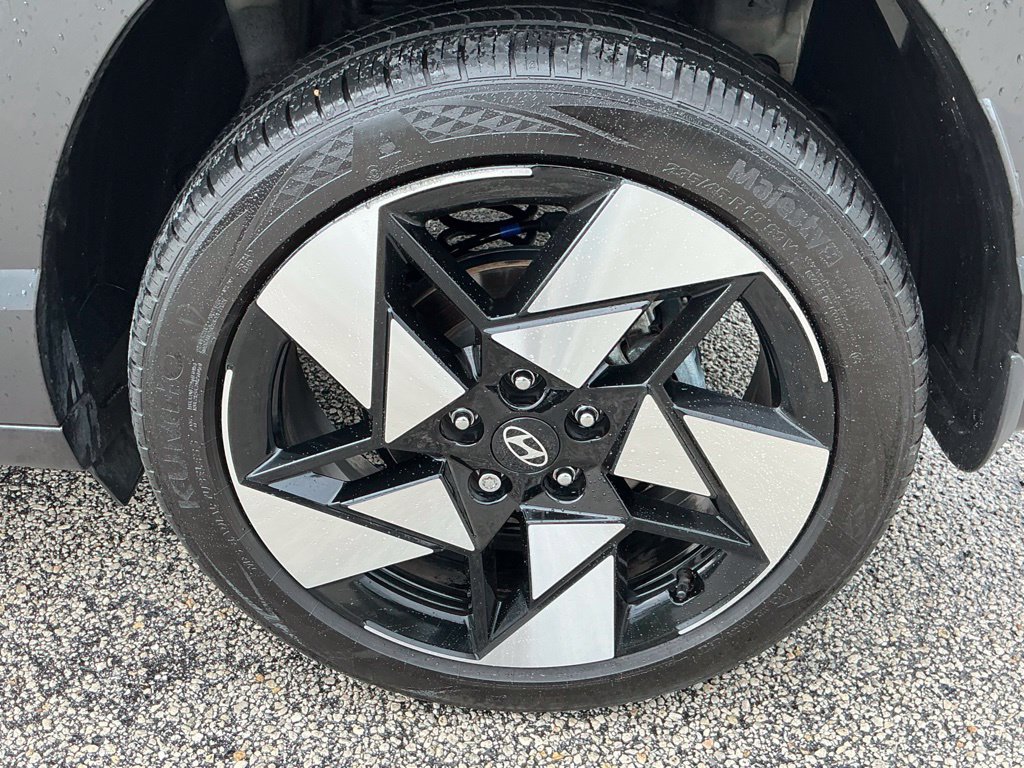 Used 2025 Hyundai Kona Limited FWD image 23