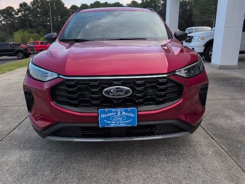 Used 2025 Ford Escape ST-Line w/ Equipment Group 301A image 2