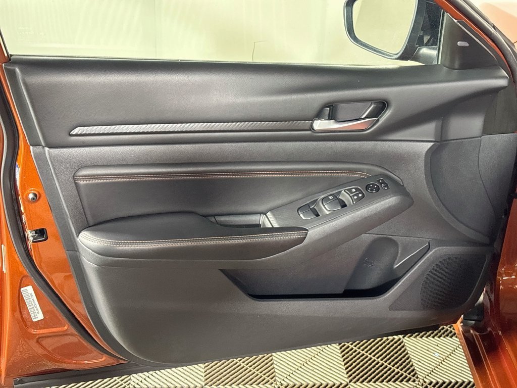 Used 2022 Nissan Altima 2.5 SR FWD image 10