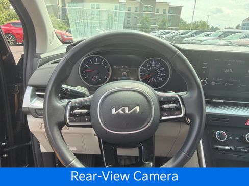 Certified 2024 Kia Carnival LX FWD image 15
