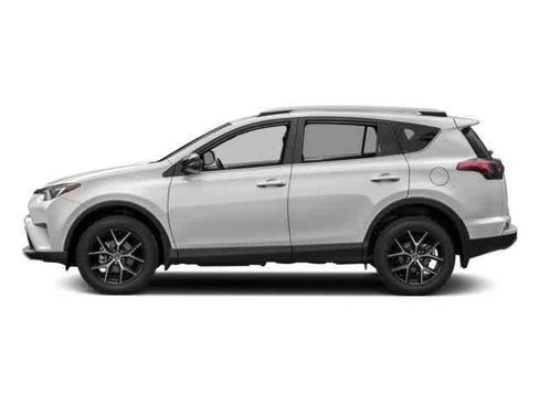 Used 2017 Toyota RAV4 SE image 3