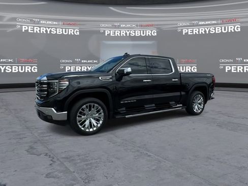Used 2023 GMC Sierra 1500 SLT w/ SLT Premium Plus Package AWD/4WD image 4