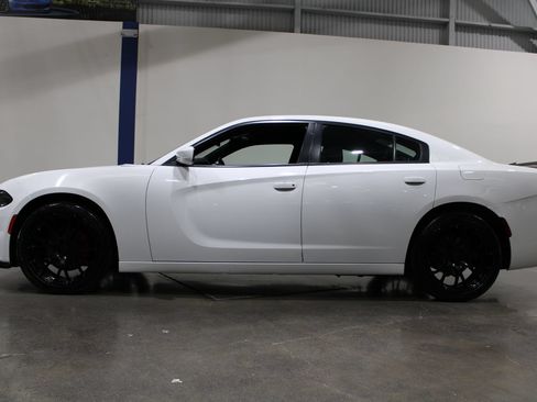 Used 2022 Dodge Charger SXT RWD image 8