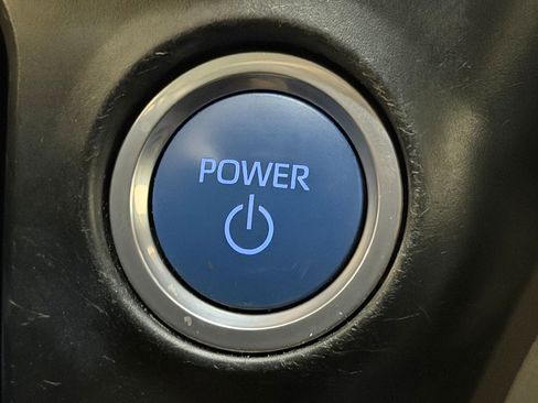 Used 2021 Toyota Sienna Limited image 33