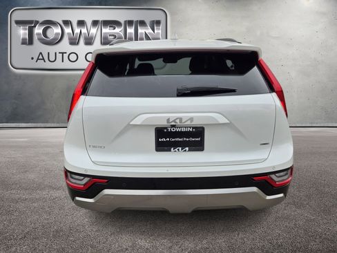 Certified 2023 Kia Niro SX Touring image 6