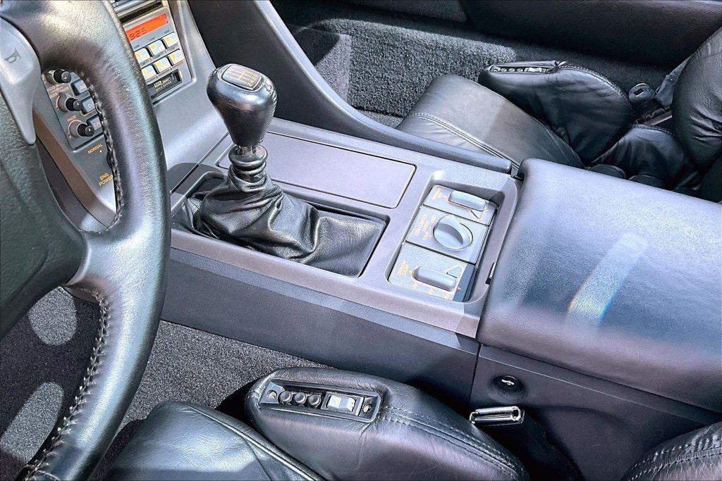 Used 1990 Chevrolet Corvette ZR-1 RWD image 18