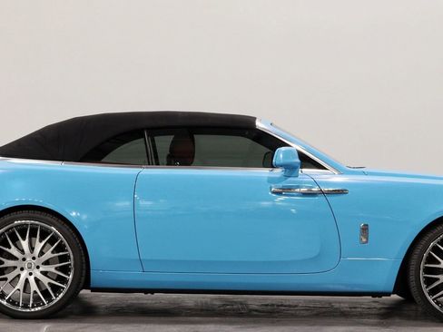 Used 2017 Rolls-Royce Dawn image 11