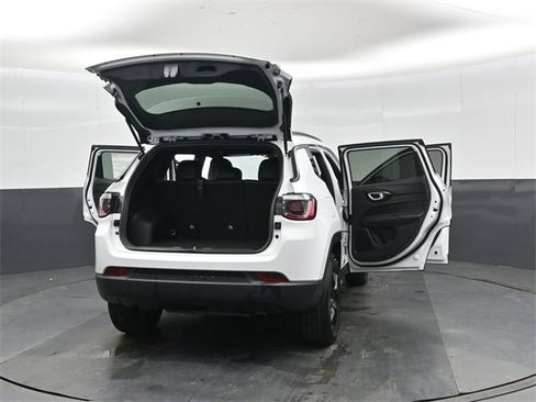 New 2026 Jeep Compass Latitude image 48