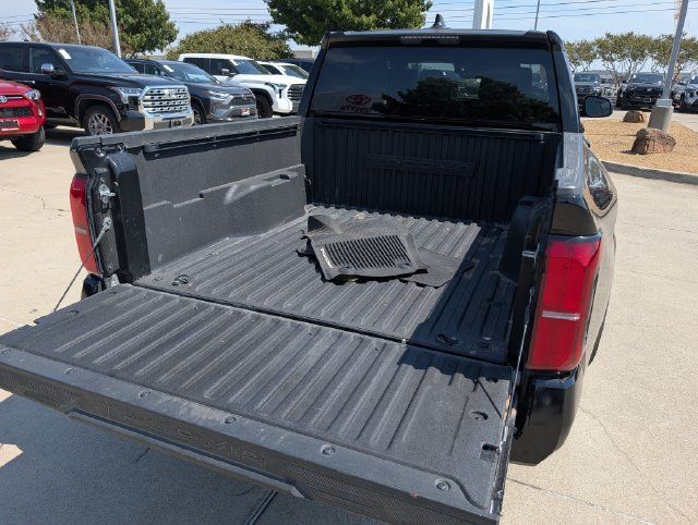 Used 2024 Toyota Tacoma SR5 AWD/4WD image 29