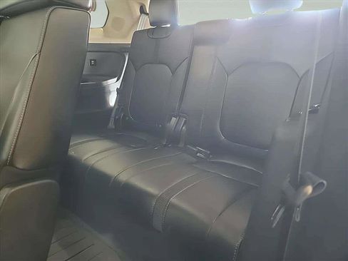 Used 2024 Honda Pilot Touring image 22