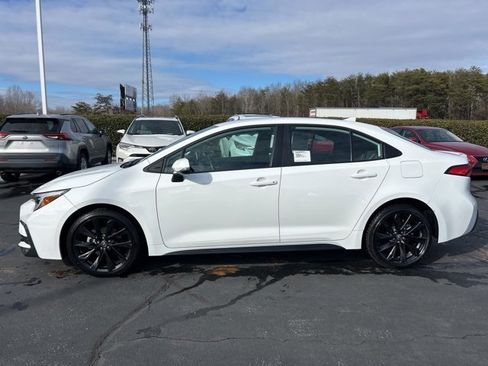 Used 2025 Toyota Corolla SE image 8