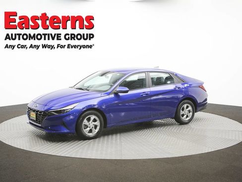 Used 2023 Hyundai Elantra SE w/ Preferred Accessory Package FWD image 56