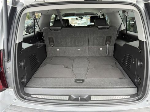 Used 2018 Chevrolet Suburban LT RWD image 22
