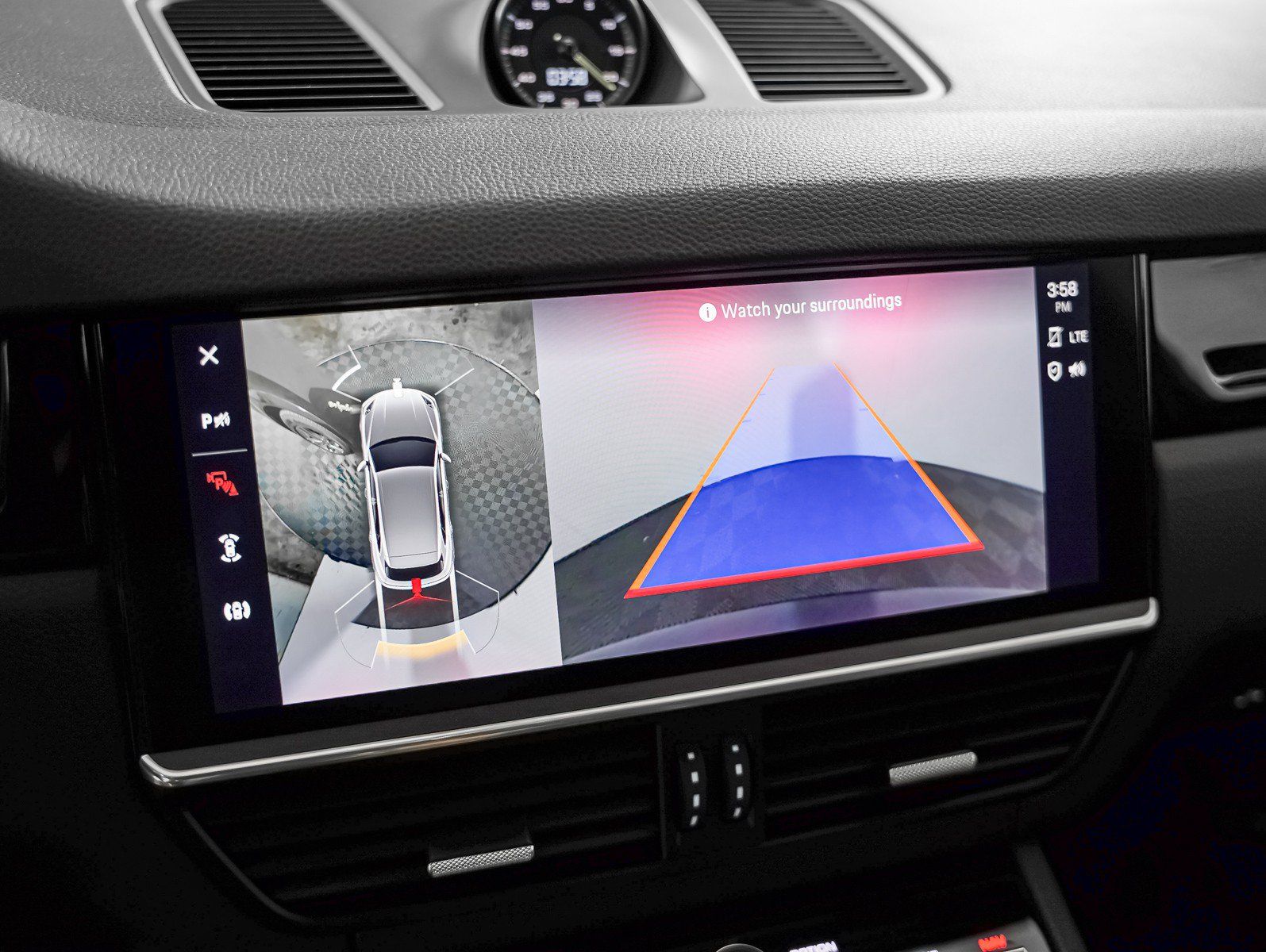 Certified 2022 Porsche Cayenne E-Hybrid AWD/4WD image 26