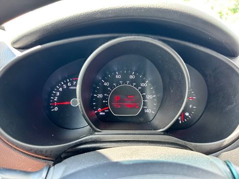 Used 2015 Kia Soul + FWD image 9