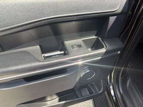Used 2019 Ford Expedition XLT w/ Equipment Group 201A AWD/4WD image 27