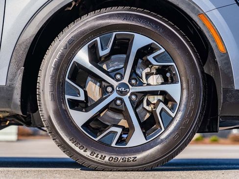 Used 2023 Kia Sportage EX image 9