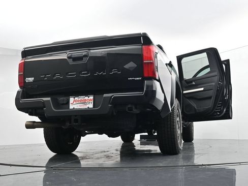 Used 2024 Toyota Tacoma TRD Off-Road AWD/4WD image 44