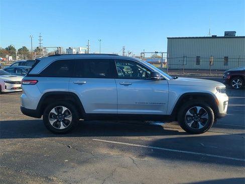 Used 2024 Jeep Grand Cherokee Limited 4xe image 2