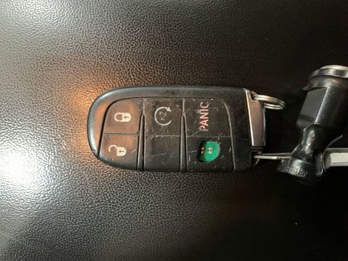 Used 2016 Jeep Grand Cherokee Laredo w/ Quick Order Package 23E image 16