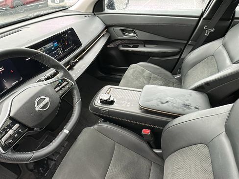 Used 2024 Nissan Ariya AWD image 23