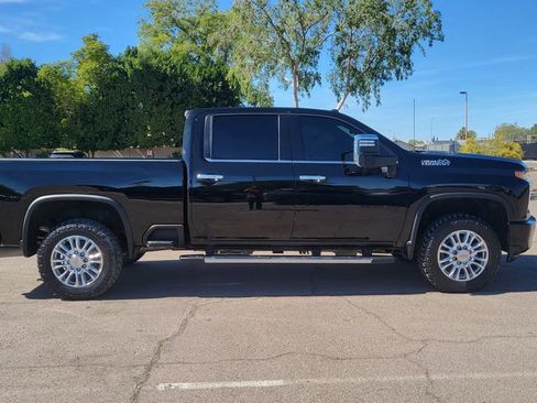 Used 2020 Chevrolet Silverado 2500 High Country w/ Z71 Off-Road Package image 10