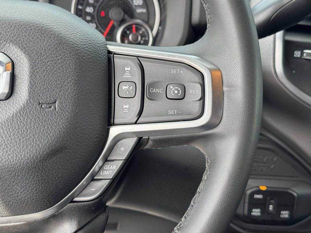 Used 2025 RAM 2500 Big Horn AWD/4WD image 23